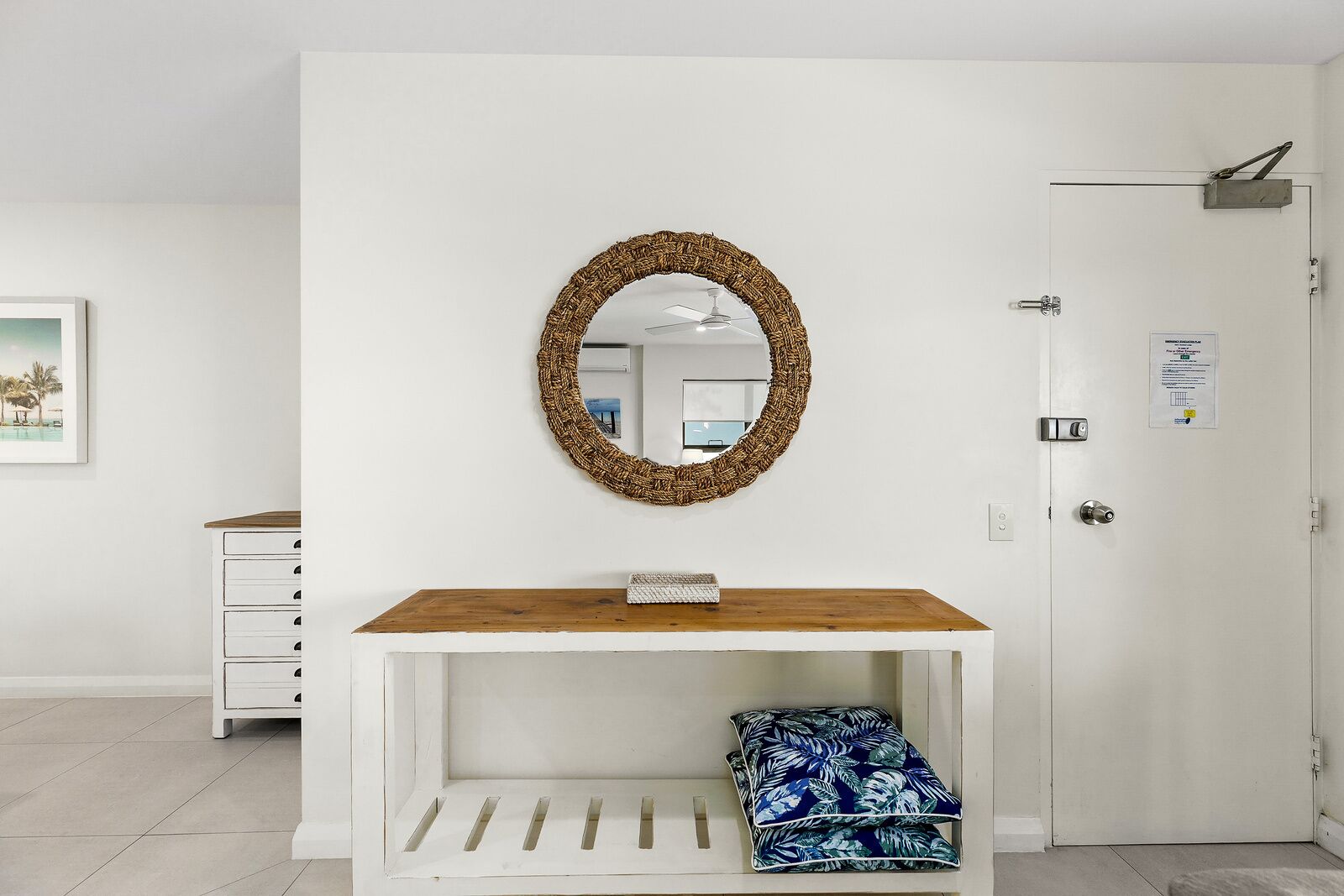 Sundowner 3 - A fantastic view over Laguna Bay to the Noosa North Shore beach. — image 9