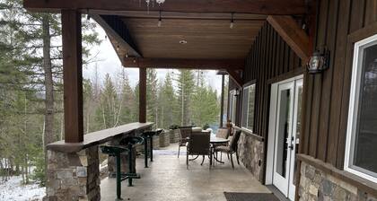 Entire guesthouse, quiet wooded area of Cocolalla