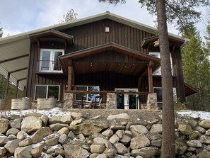 Exterior - Entire guesthouse, quiet wooded area of Cocolalla (Cocolalla)