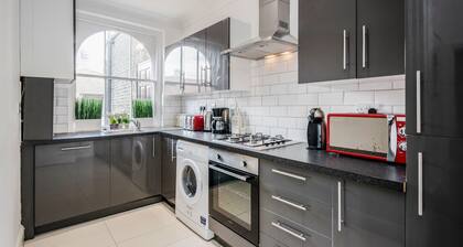 6 Apartments in a Mansion House for the Larger Groups sleeps up to 50