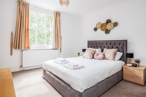 8 bedrooms, iron/ironing board, free WiFi, bed sheets