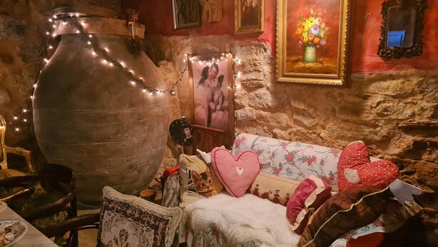 Unclassified image, 1 of 13, button - Romantic Christmas at La Quinta de Malu (Valeria)