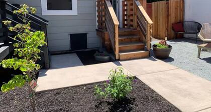 Private Studio, Separate Entrance, Self Check In