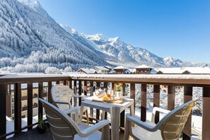 Mountain View - Apt CourmayeurC44 w/MontBlanc view Parking, Chamonix, France (Chamonix)