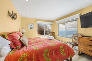 3 bedrooms, iron/ironing board, WiFi, bed sheets - The Mermaid's Perch! (Aptos)