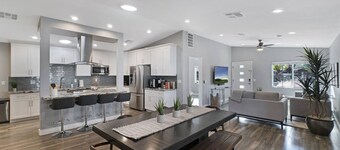 Desert Escape | Poolside BBQs, Sunset Views & Spacious Comfort