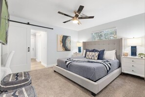 5 bedrooms, desk, iron/ironing board, travel crib
