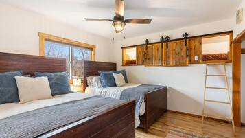 2 bedrooms, desk, iron/ironing board, travel crib