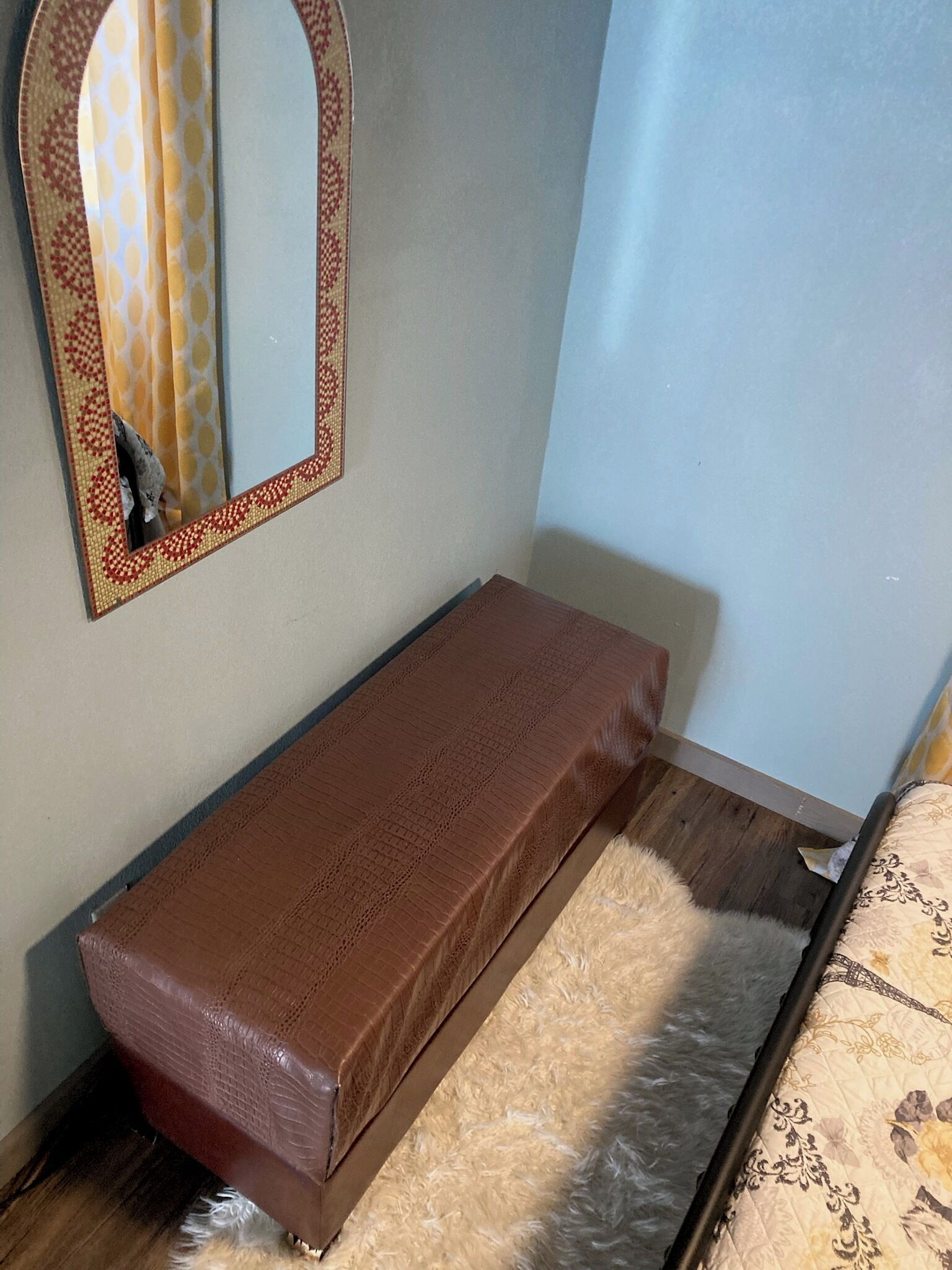 2 bedrooms, desk, iron/ironing board, WiFi (free)