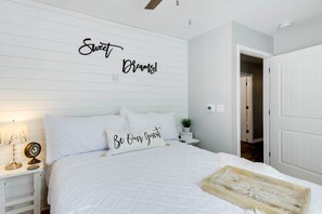 2 chambres, fer et planche à repasser, accès Internet, draps fournis