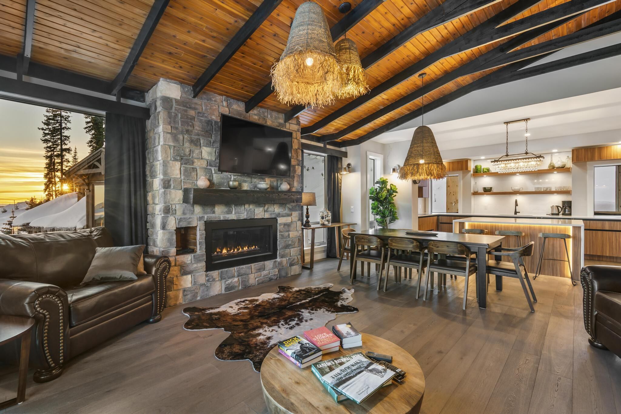 Chalet, 4 Bedrooms, Mountain View, Slope side (4 Bedrooms) | Living area