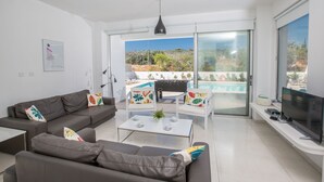 TV, DVD player, foosball - Protaras Holiday Villa Ccv3 (Protaras)