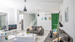 TV, DVD player, foosball - Protaras Holiday Villa Ccv3 (Protaras)
