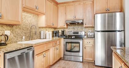 The Executive Suite- Apartment near the river!