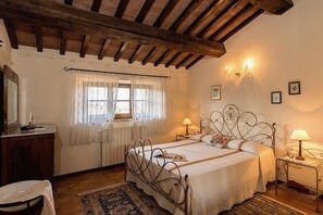 3 bedrooms, free WiFi, bed sheets