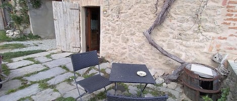 Ulkoruokailutilat