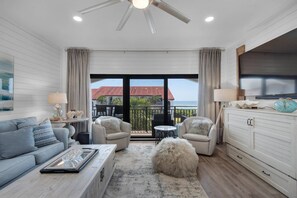 Unclassified image, 2 of 25, button - Private Beach | 1 minute walk to Beach! | Beautifully updated 1 bedroom condo | Sleeps 6 | Wi-Fi (Santa Rosa Beach)