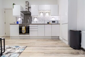 Fridge, oven, dishwasher