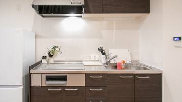 Standard House, 3 Bedrooms | Private kitchen | Full-size fridge, microwave, stovetop, toaster