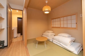 Standard House, 3 Bedrooms | 3 bedrooms, individually decorated, individually furnished, desk