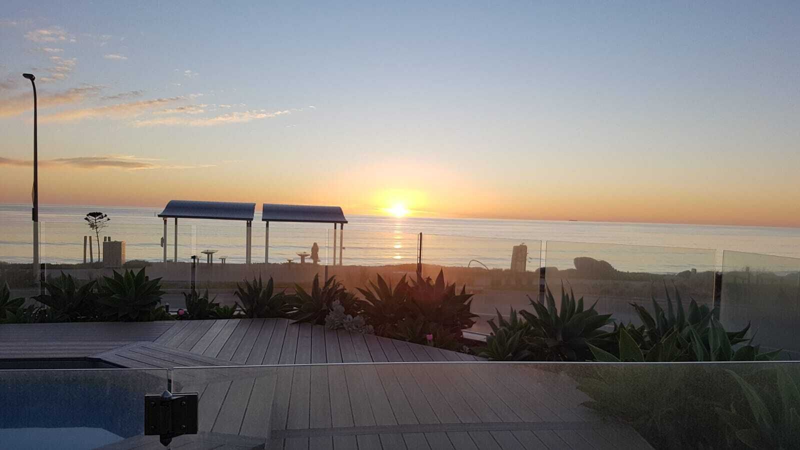 Glenelg Beach House With Private Beachfront Pool — image 2