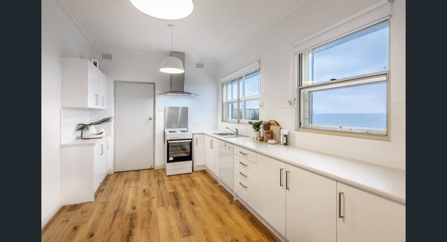 Glenelg Beach House With Private Beachfront Pool — image 11