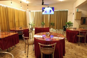 Dining - Nilaya Nest Away (Alibag)