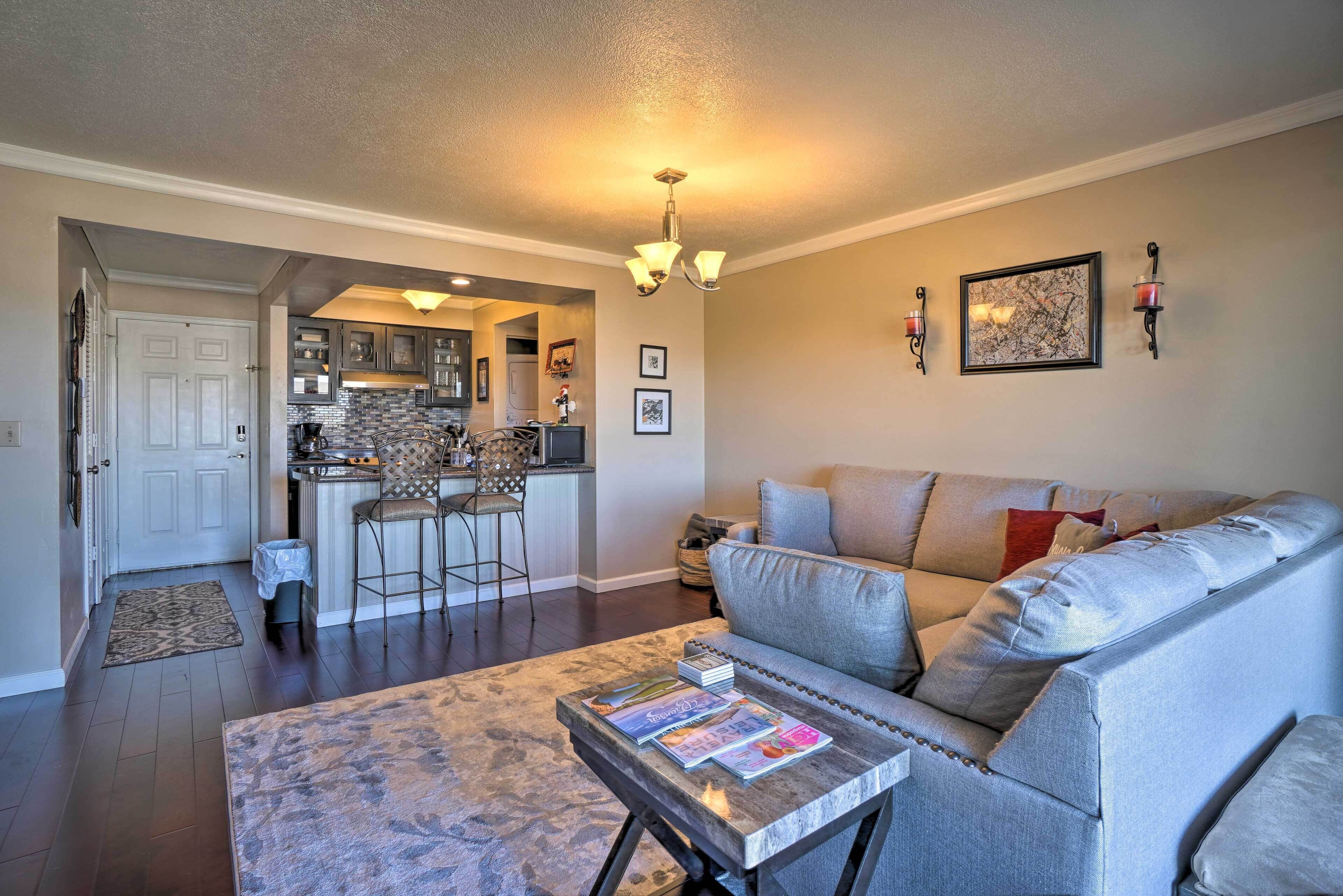 Branson Resort Condo w/ Golf Course Views!