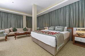 Deluxe Double Room | In-room safe, individually decorated, individually furnished, free WiFi - Royal Sweet Hotel (Ankara)