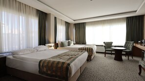 Family Room | In-room safe, individually decorated, individually furnished, free WiFi - Royal Sweet Hotel (Ankara)