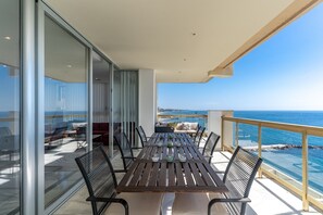 تناول الطعام بالخارج