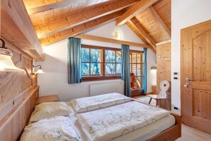 1 bedroom, free WiFi, bed sheets - Apartment 'Ciasa Mirio Mirio' with Mountain View, Balcony & Wi-Fi (Wengen)