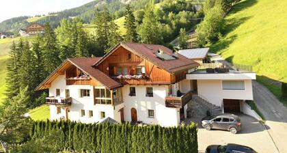 Apartment "Ciasa Mirio Pars" with Mountain View, Wi-Fi & Balcony