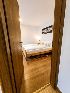 1 bedroom, iron/ironing board, free WiFi, bed sheets - Apartment "Casa Rustica Saslonch" Near the Ski Lift with Mountain View & Balcony (Ortisei)