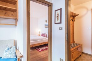 1 Schlafzimmer, BĂŒgeleisen/BĂŒgelbrett, kostenloses WLAN, BettwĂ€sche