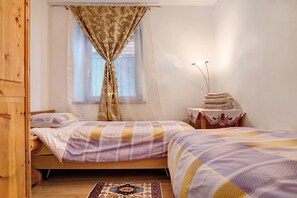 3 dormitorios, tabla de planchar con plancha, wifi gratis y ropa de cama