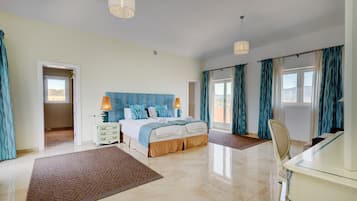 5 slaapkamers, een strijkplank/strijkijzer, gratis wifi, beddengoed