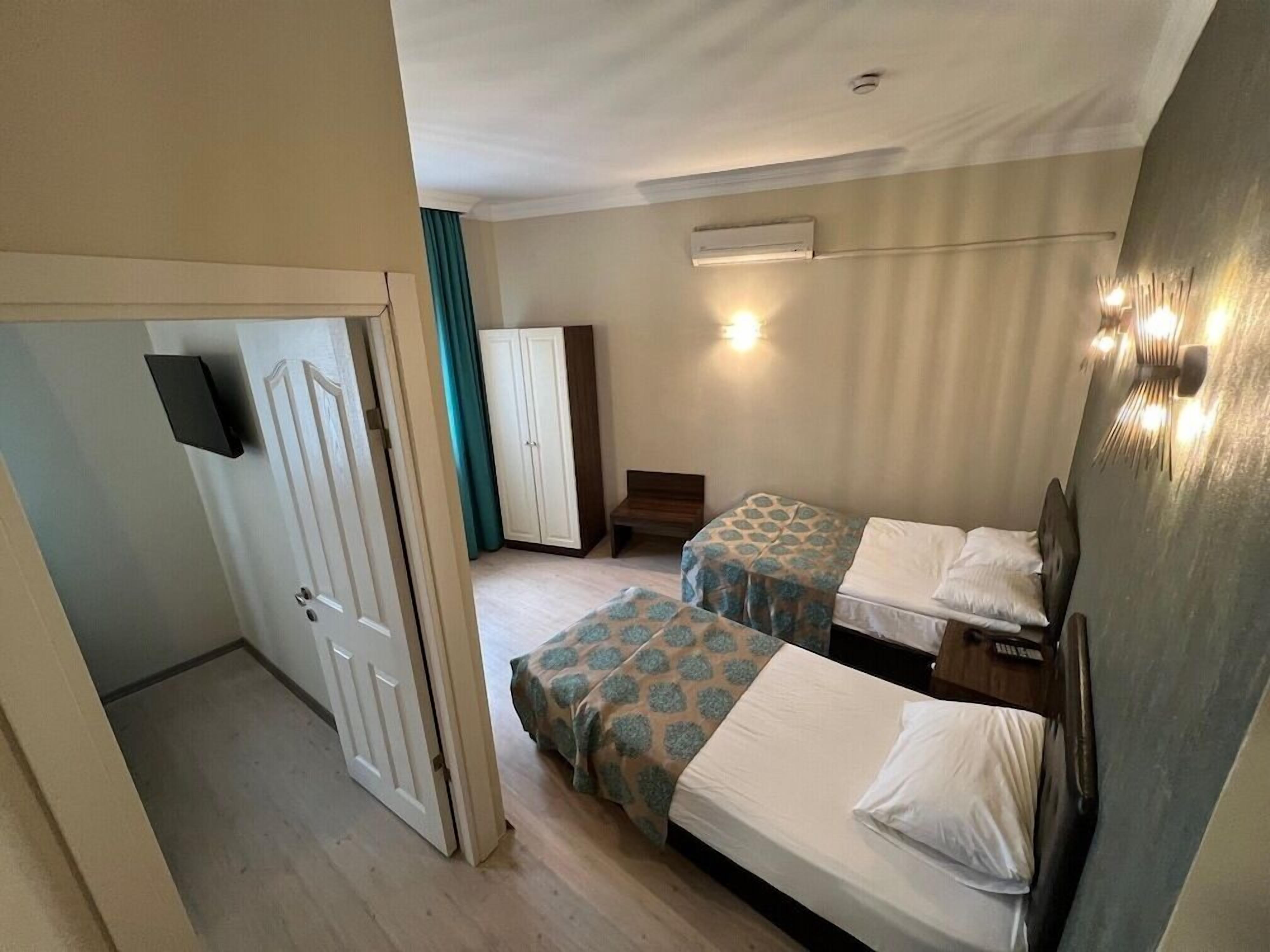 Ropa de cama hipoalergénica y minibar 