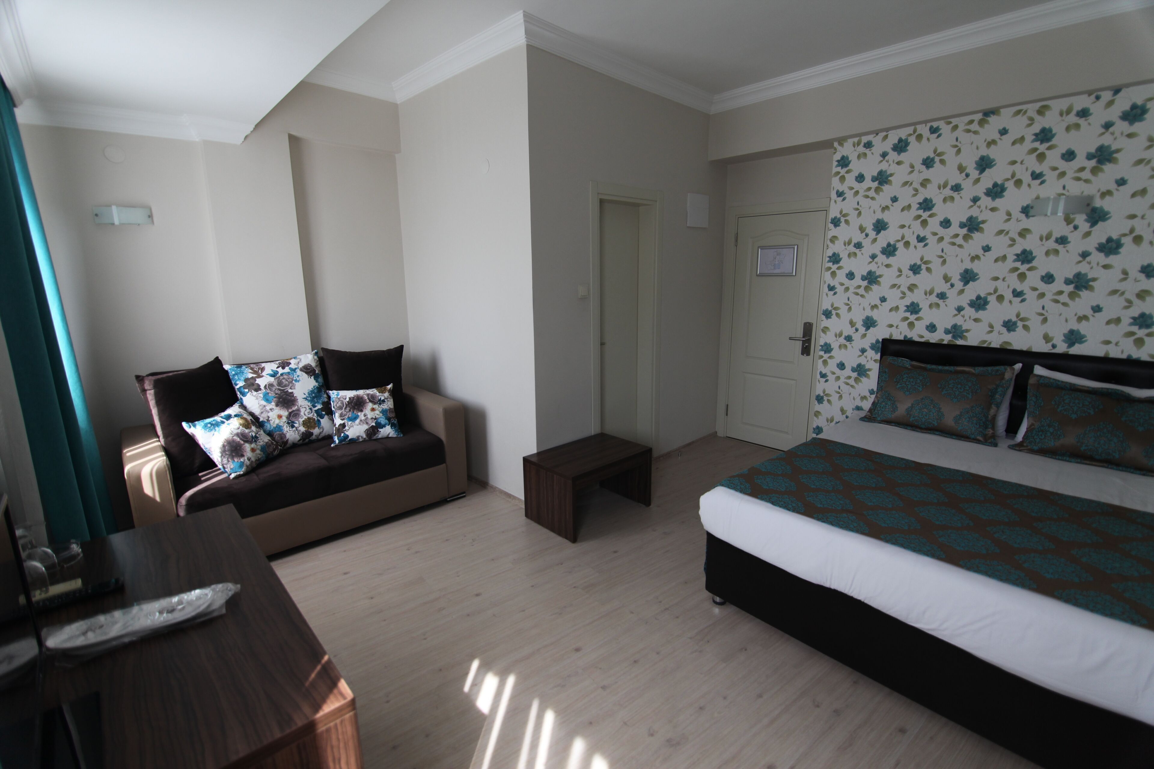 Ropa de cama hipoalergénica y minibar 