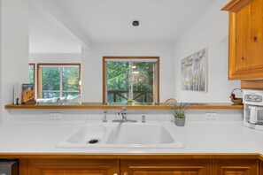 Interior - 2BR | Painted Cliff | Ski in/out | Communal Hot Tub | Wood Burning Fireplace | Free Parking (Whistler)