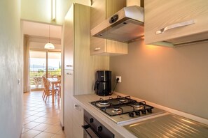 Jääkaappi, mikroaaltouuni