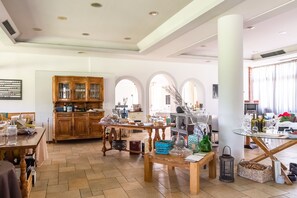 Dining - Apartment in Salò with Pool & Olive Groves (Cunettone)