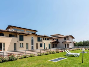 Exterior - Apartment in Salò with Pool & Olive Groves (Cunettone)