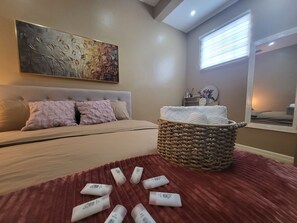 4 habitaciones, escritorio, tabla de planchar con plancha y wifi gratis 
