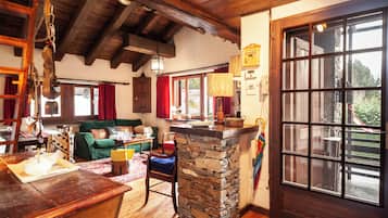 Televisie en een open haard