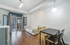 Basic Room, 1 Bedroom (Moran (1cheung,with Pet)) | 1 bedroom, free WiFi - Gapyeong Gartenheim pet Friendly Pension (Gapyeong)