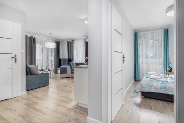 1 slaapkamer, een strijkplank/strijkijzer, wifi, beddengoed