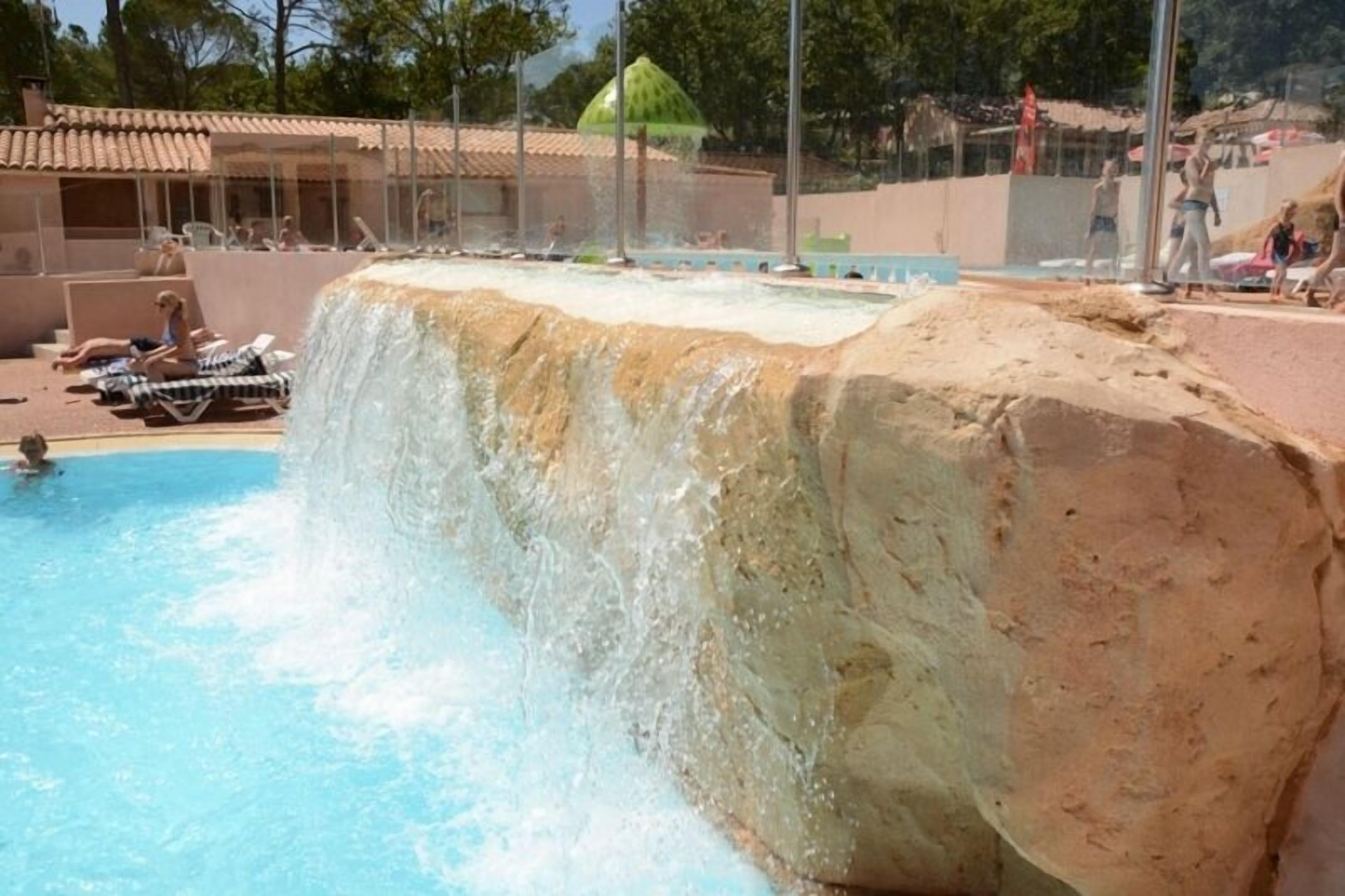 Seasonal outdoor pool, pool loungers