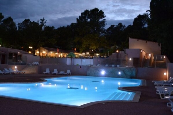 Seasonal outdoor pool, pool loungers - Camping Lou Cantaire (Fayence)