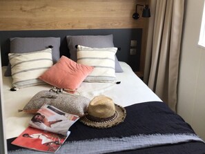 Family Premium Clim TV 28m2 | Individuel indretning, sengetøj